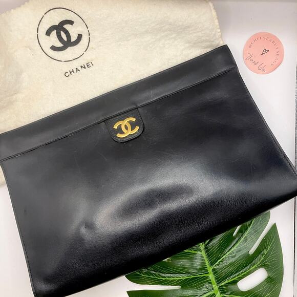 Chanel Black Leather Clutch CC 24kt Gold Plated Logo Vintage Evening Night Out - Picture 1 of 13